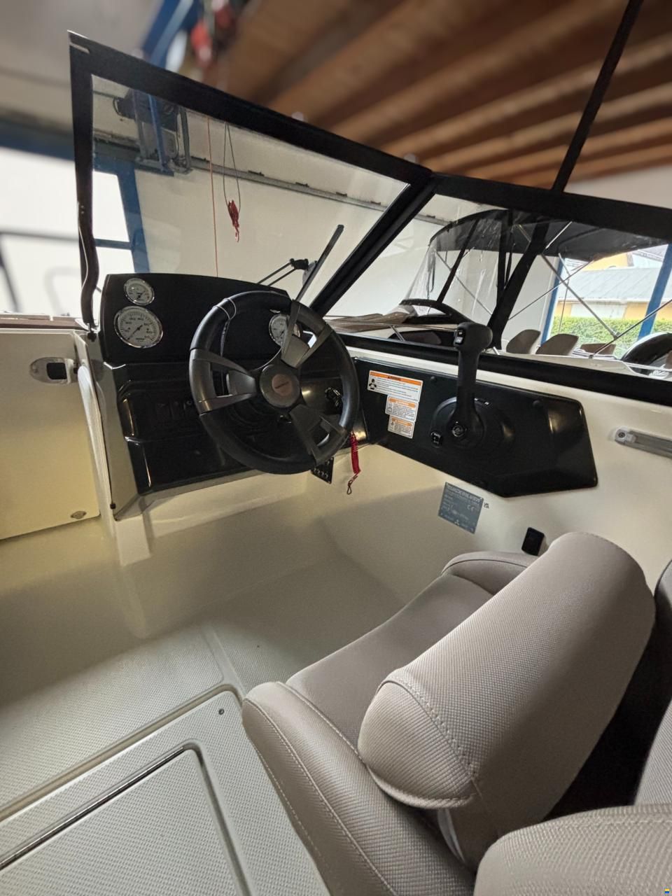 Quicksilver 555 Bowrider