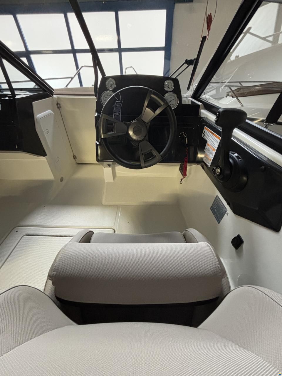 Quicksilver 555 Bowrider