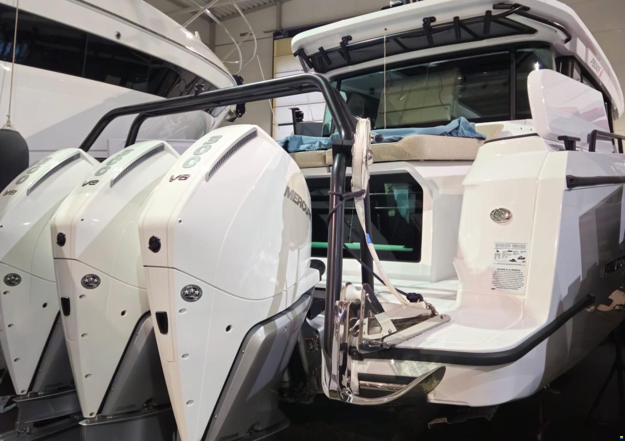 Axopar 45 XC Cross Cabin