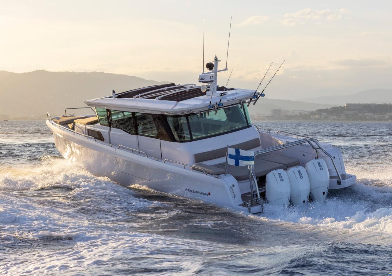 Axopar 45 XC Cross Cabin