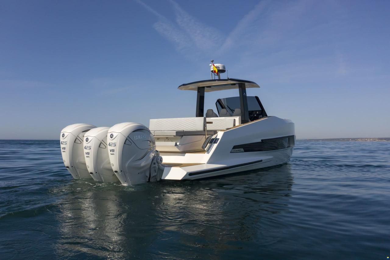 Astondoa 377 Coupe Outboard
