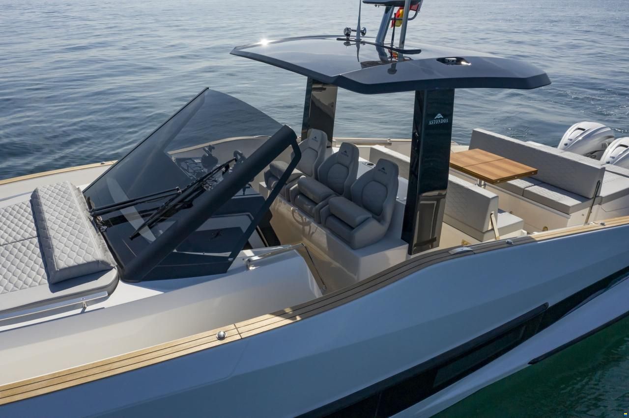 Astondoa 377 Coupe Outboard