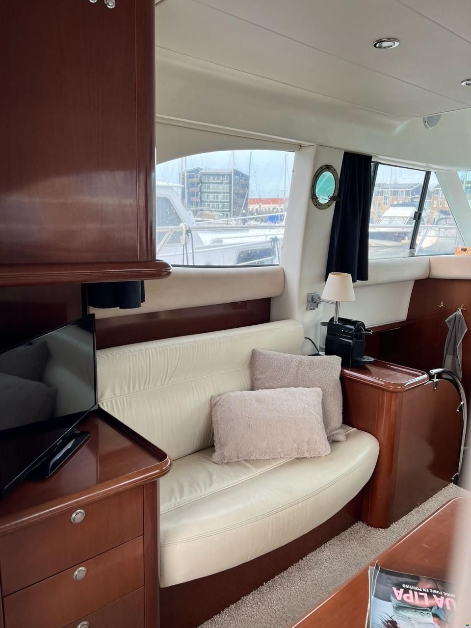 Jeanneau Prestige 36 Fly