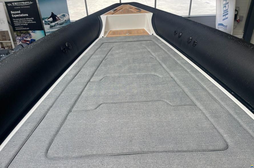 Technohull 38 Grand Sport