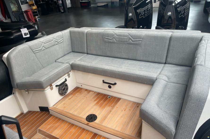 Technohull 38 Grand Sport