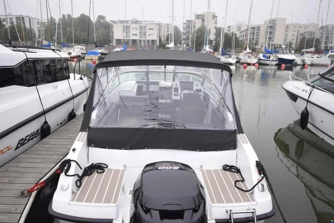 Flipper 650 Day Cruiser