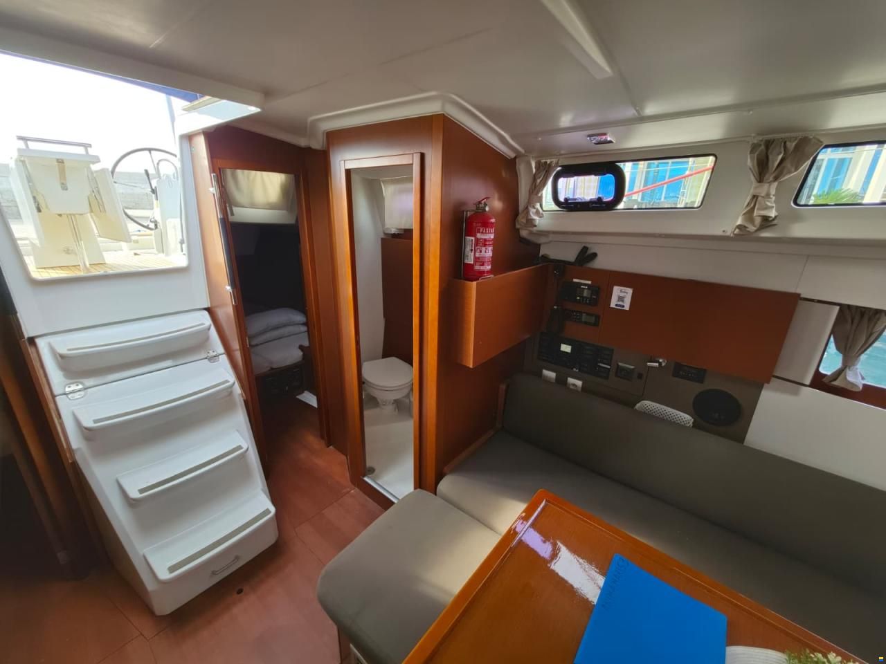 Beneteau OCEANIS 38.1