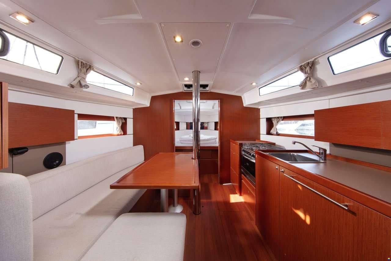 Beneteau OCEANIS 38.1