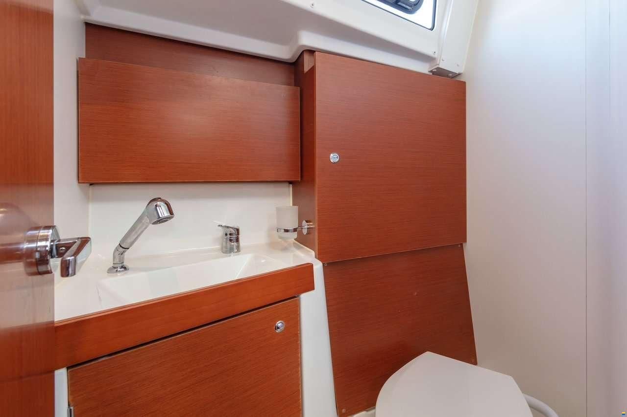 Beneteau OCEANIS 38.1