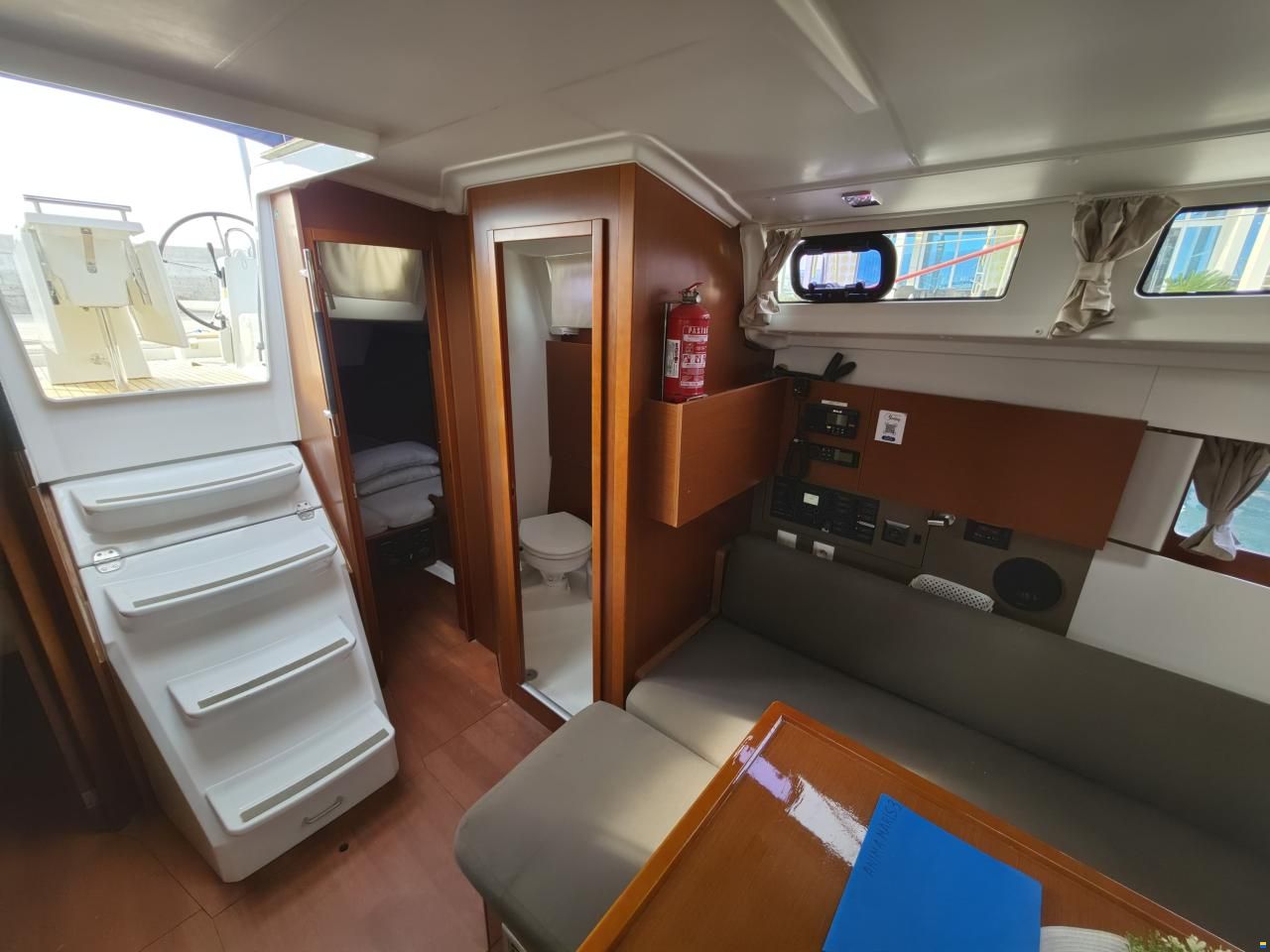 Beneteau OCEANIS 38.1