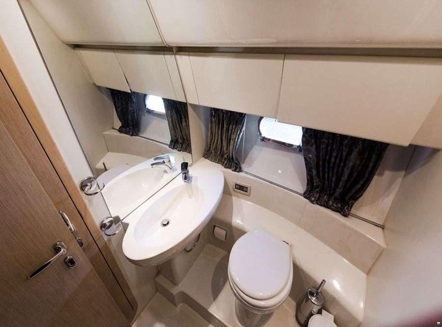 Ferretti 460