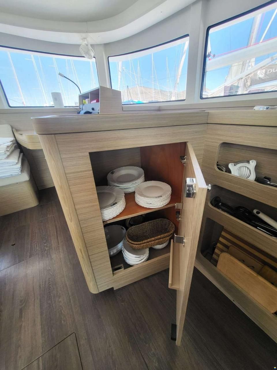 Lagoon 42
