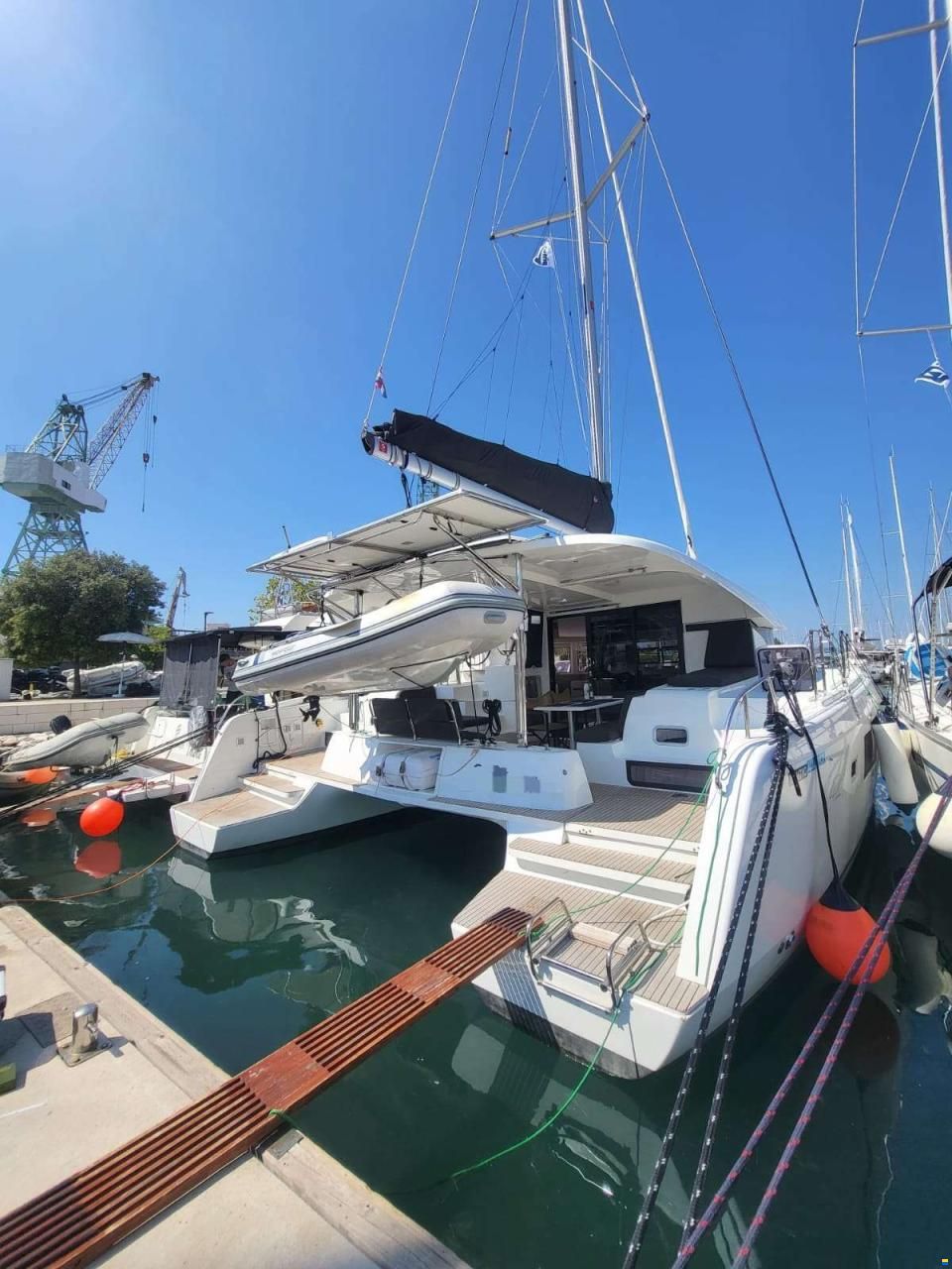 Lagoon 42