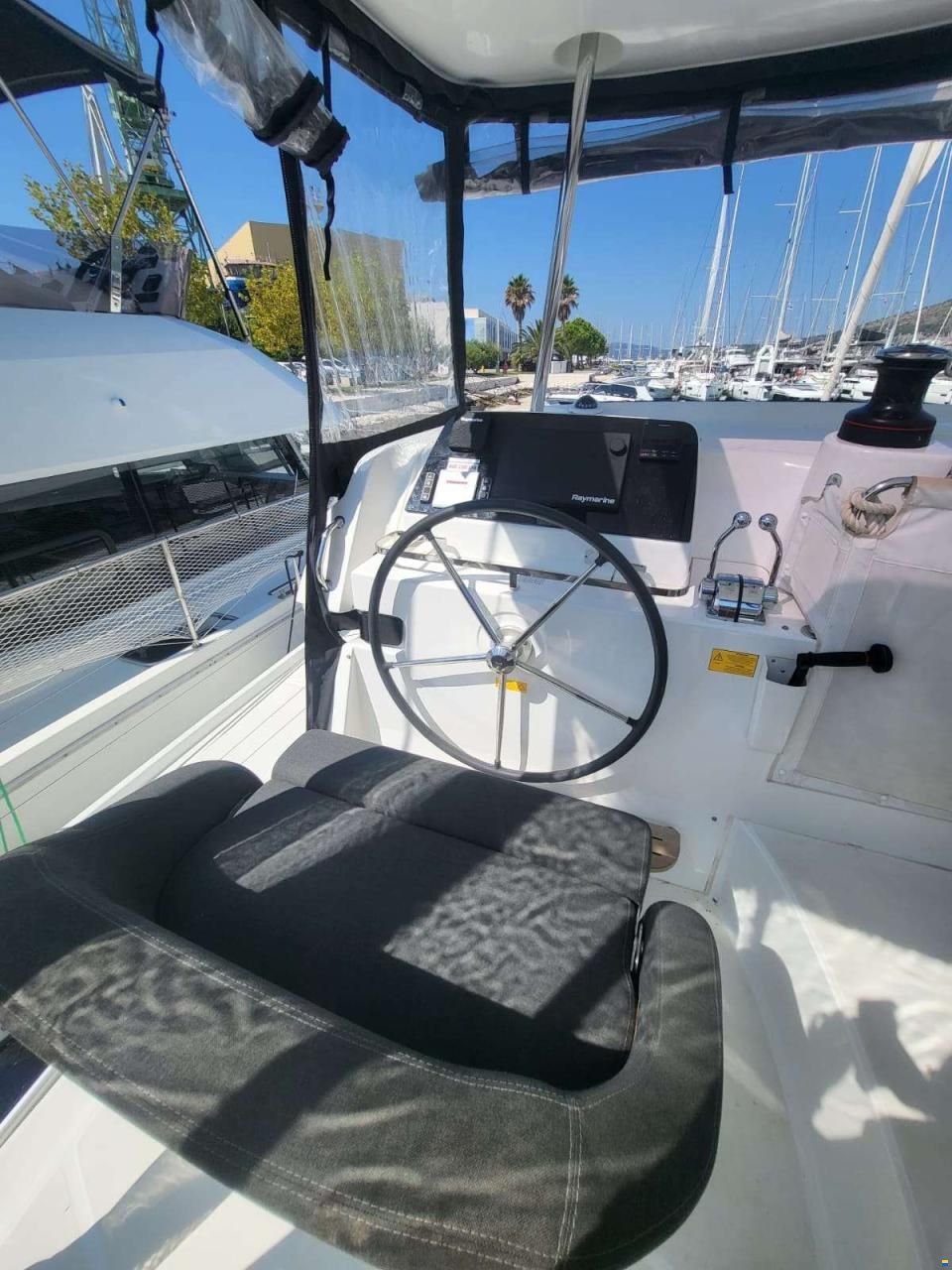 Lagoon 42