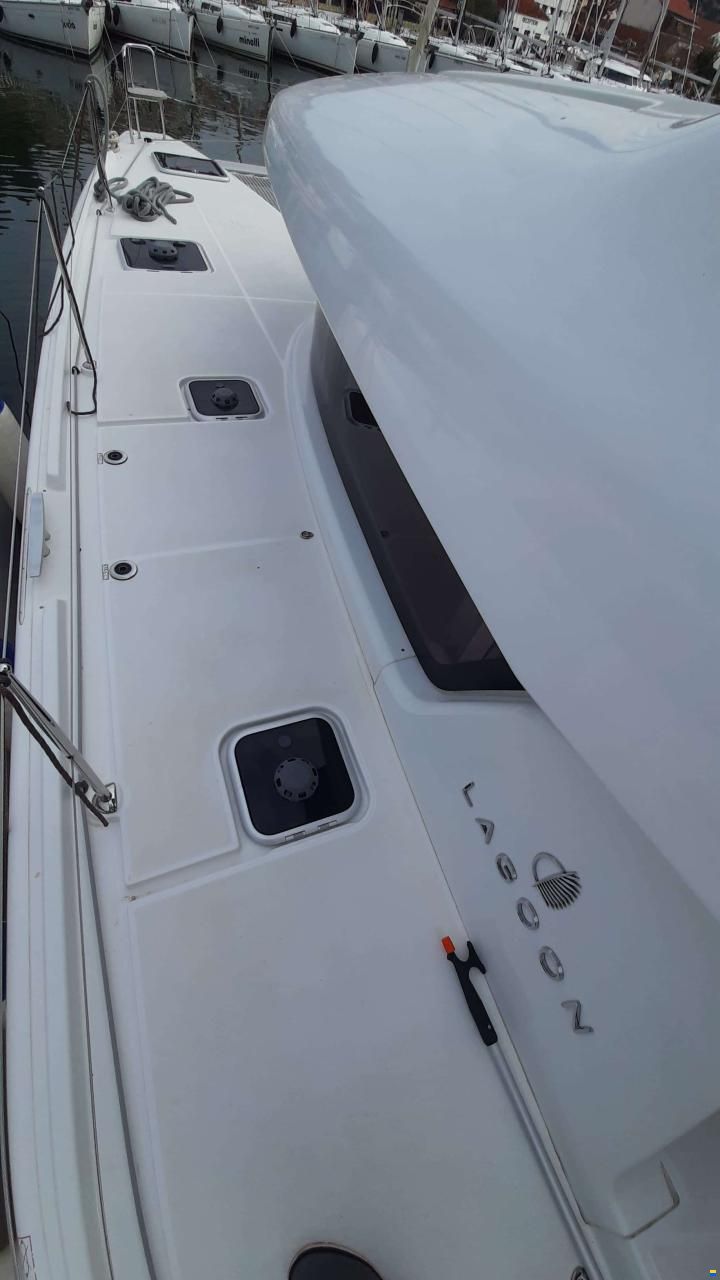 Lagoon 42