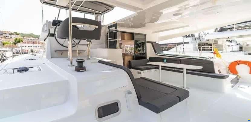 Lagoon 42
