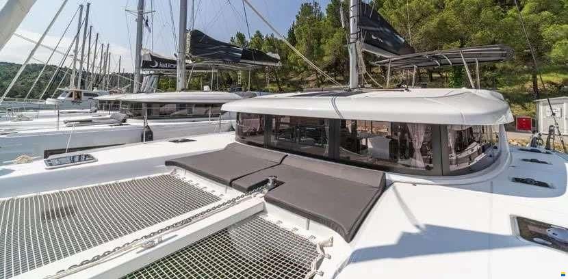Lagoon 42