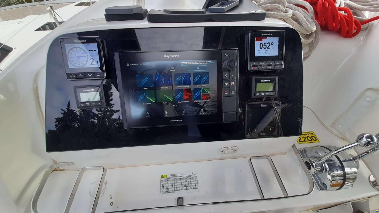 Lagoon 42