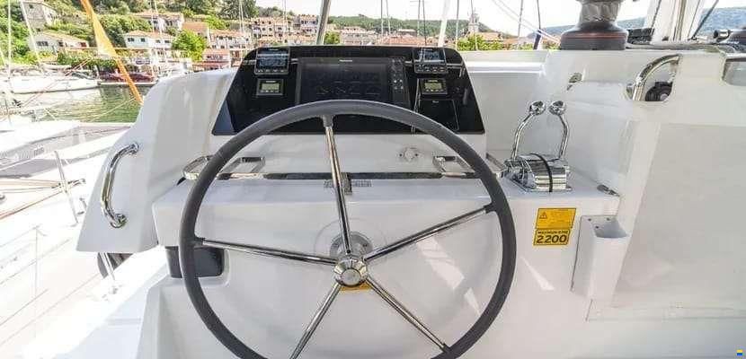Lagoon 42