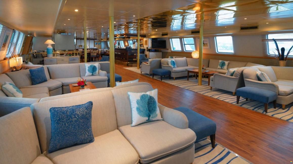 Perama Boutique Cruise Ship 45m