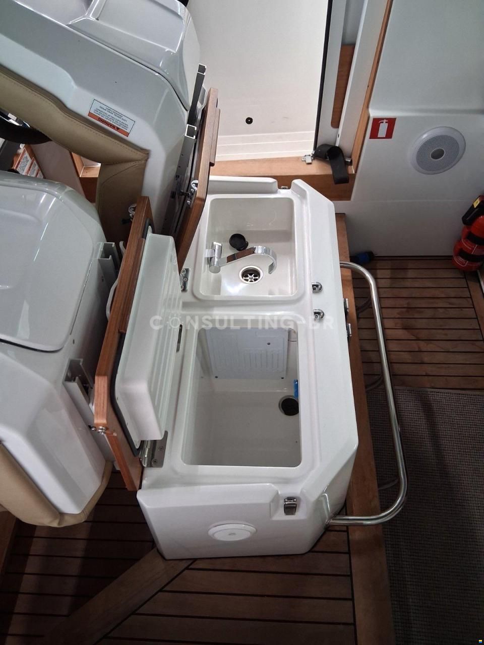 Axopar 28