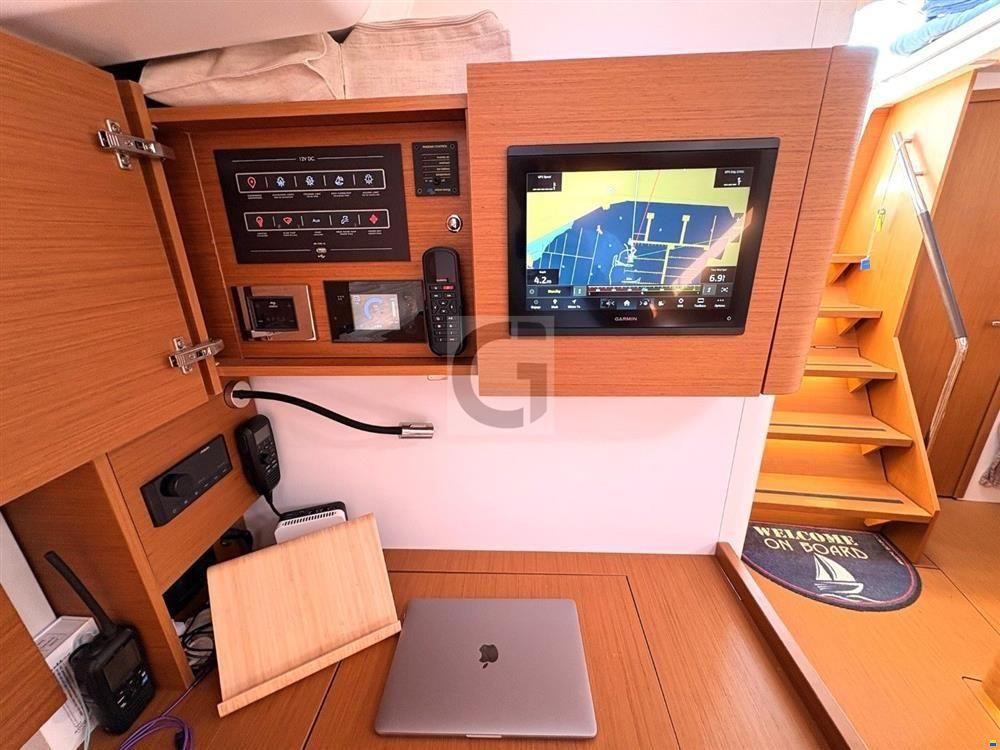Beneteau First 44