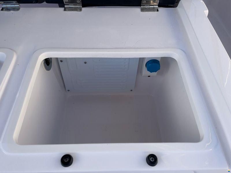 Axopar 25 Cross Top