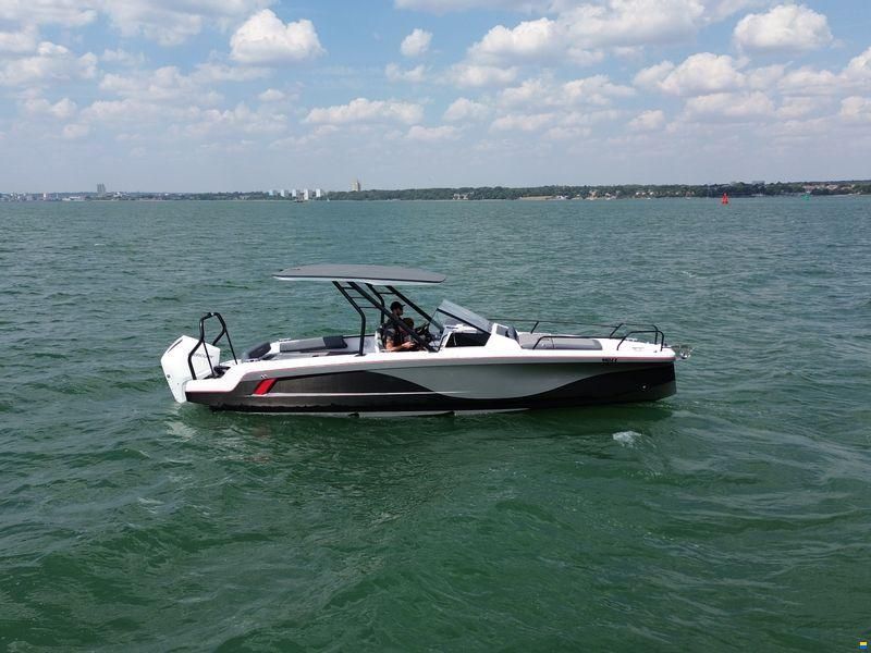 Axopar 25 Cross Top