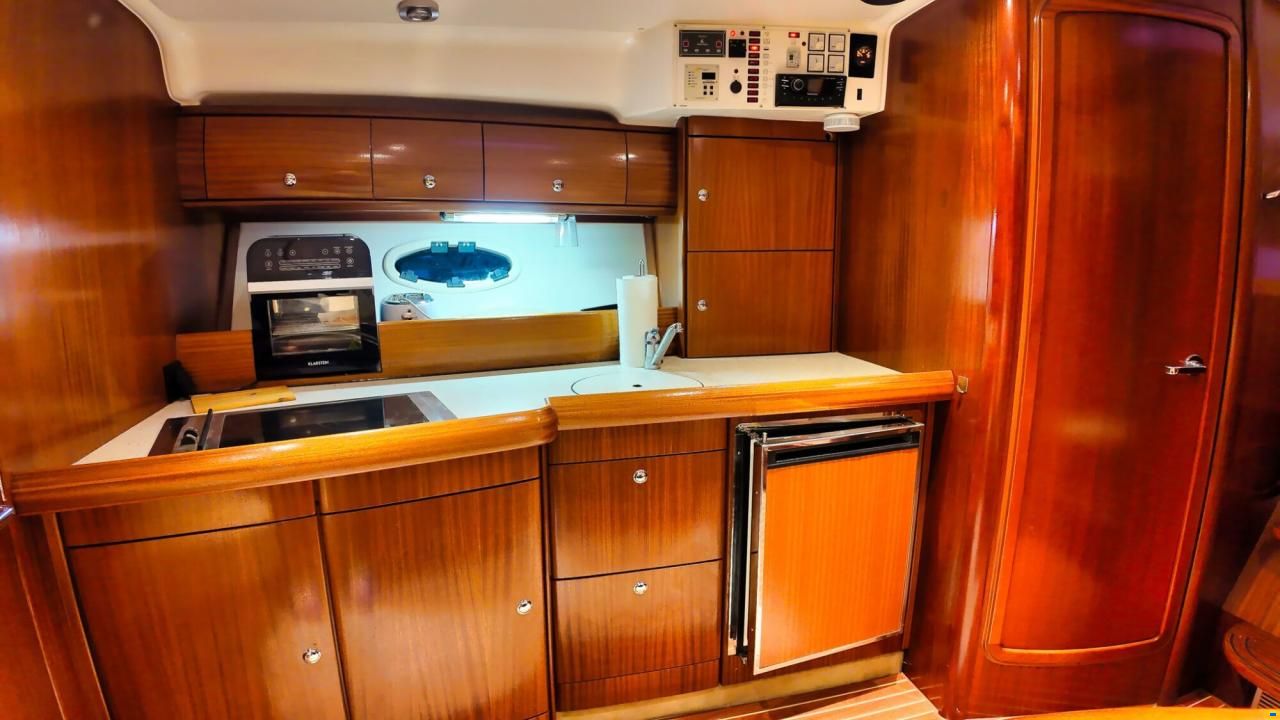 Bavaria 37 HT Hardtop