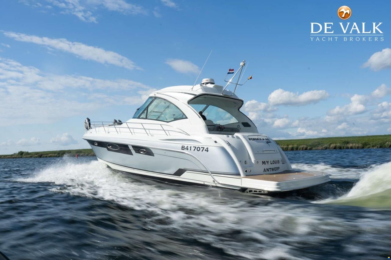 Formula 45 Yacht.