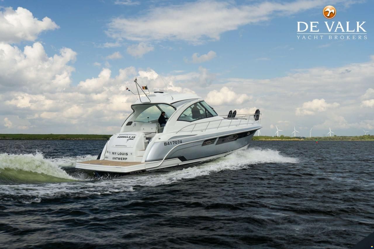 Formula 45 Yacht.