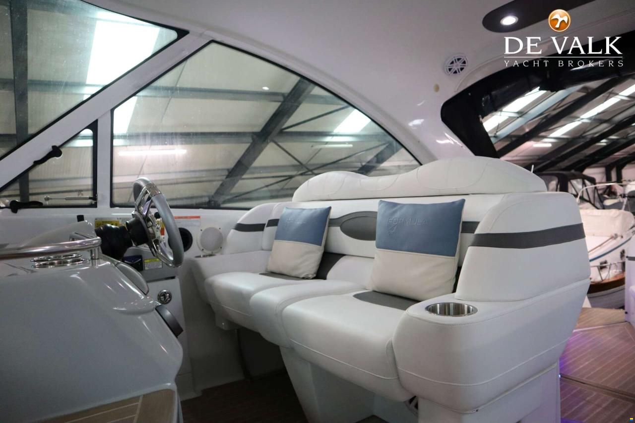 Formula 45 Yacht.