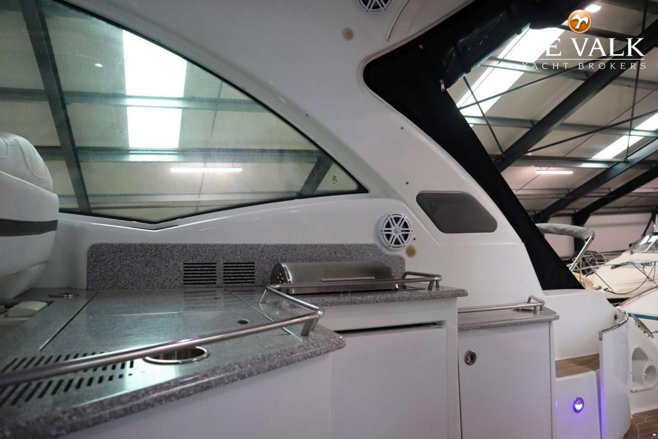 Formula 45 Yacht.