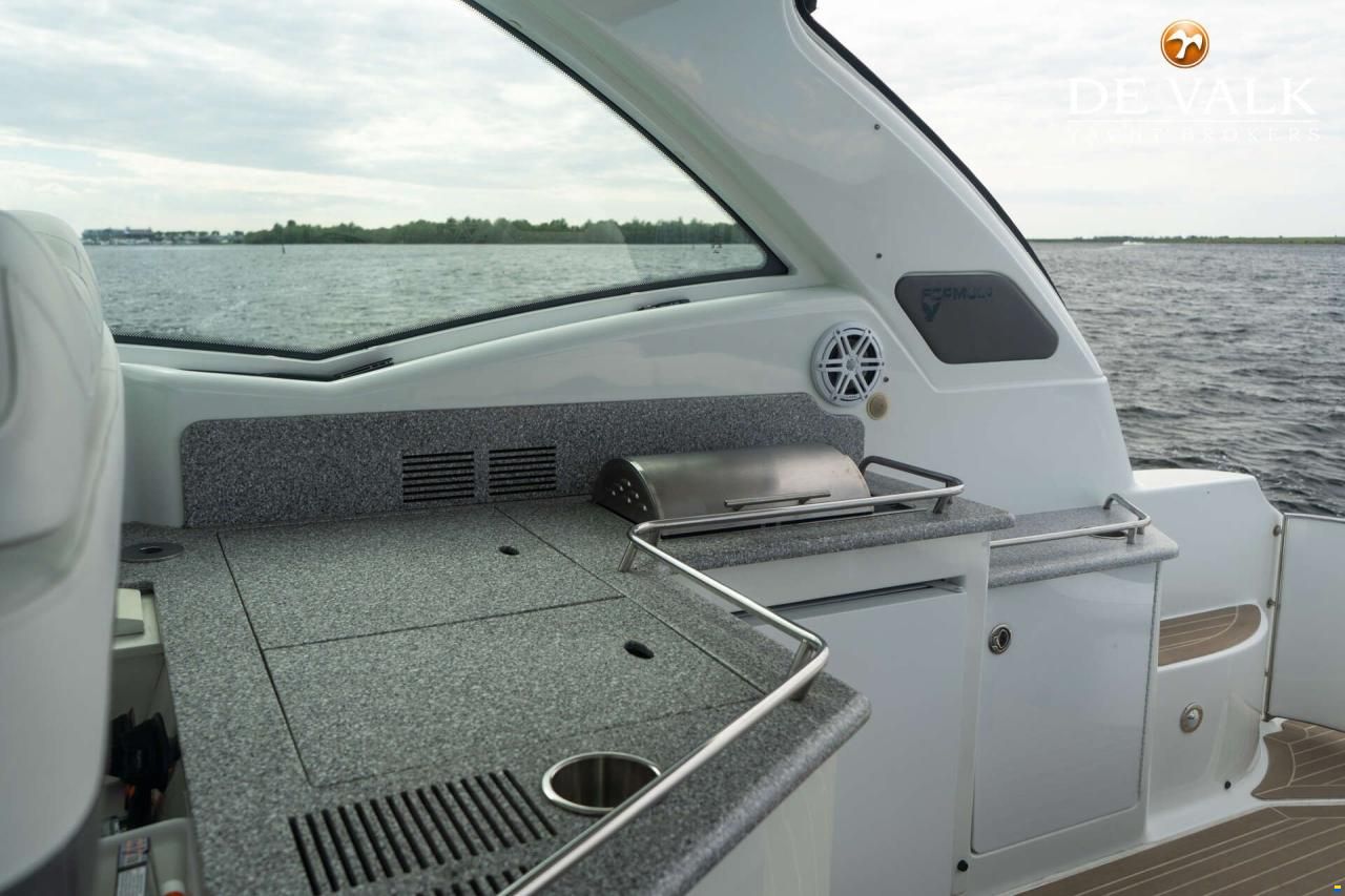 Formula 45 Yacht.