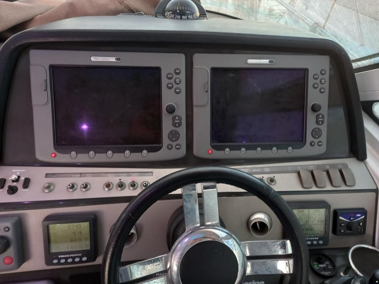 Four Winns V458