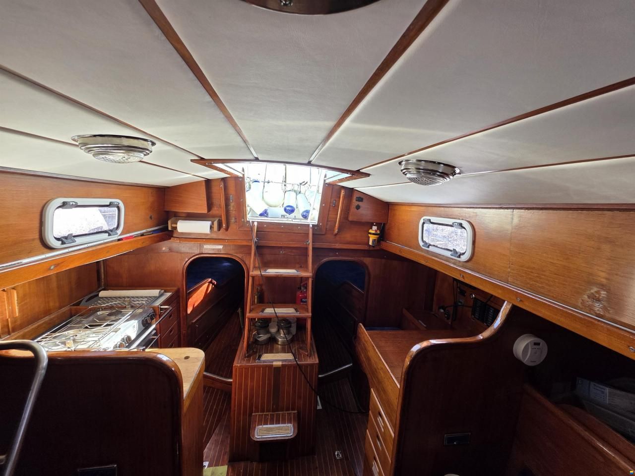 Nautors Swan 37