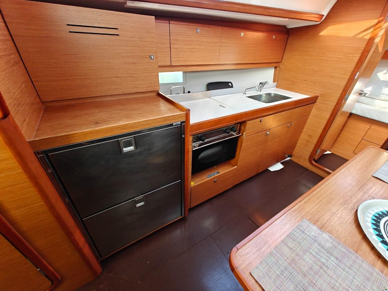 Dufour 382