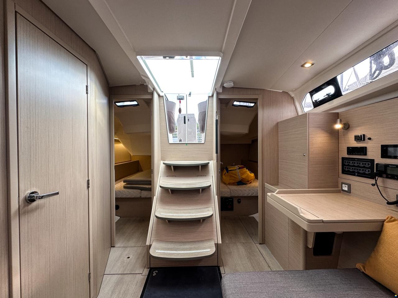 Beneteau Oceanis 37.1