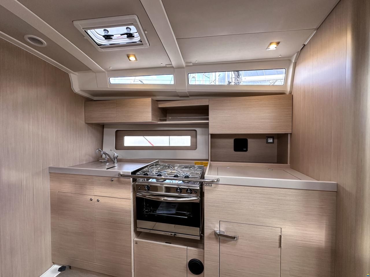 Beneteau Oceanis 37.1
