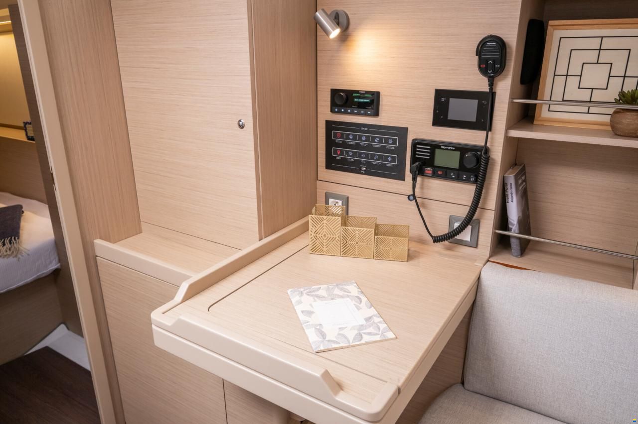 Beneteau Oceanis 37.1