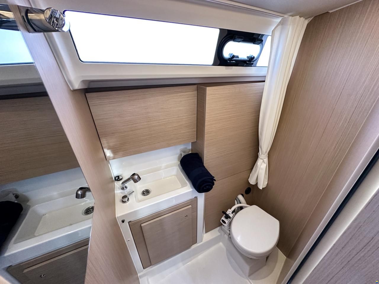 Beneteau Oceanis 37.1