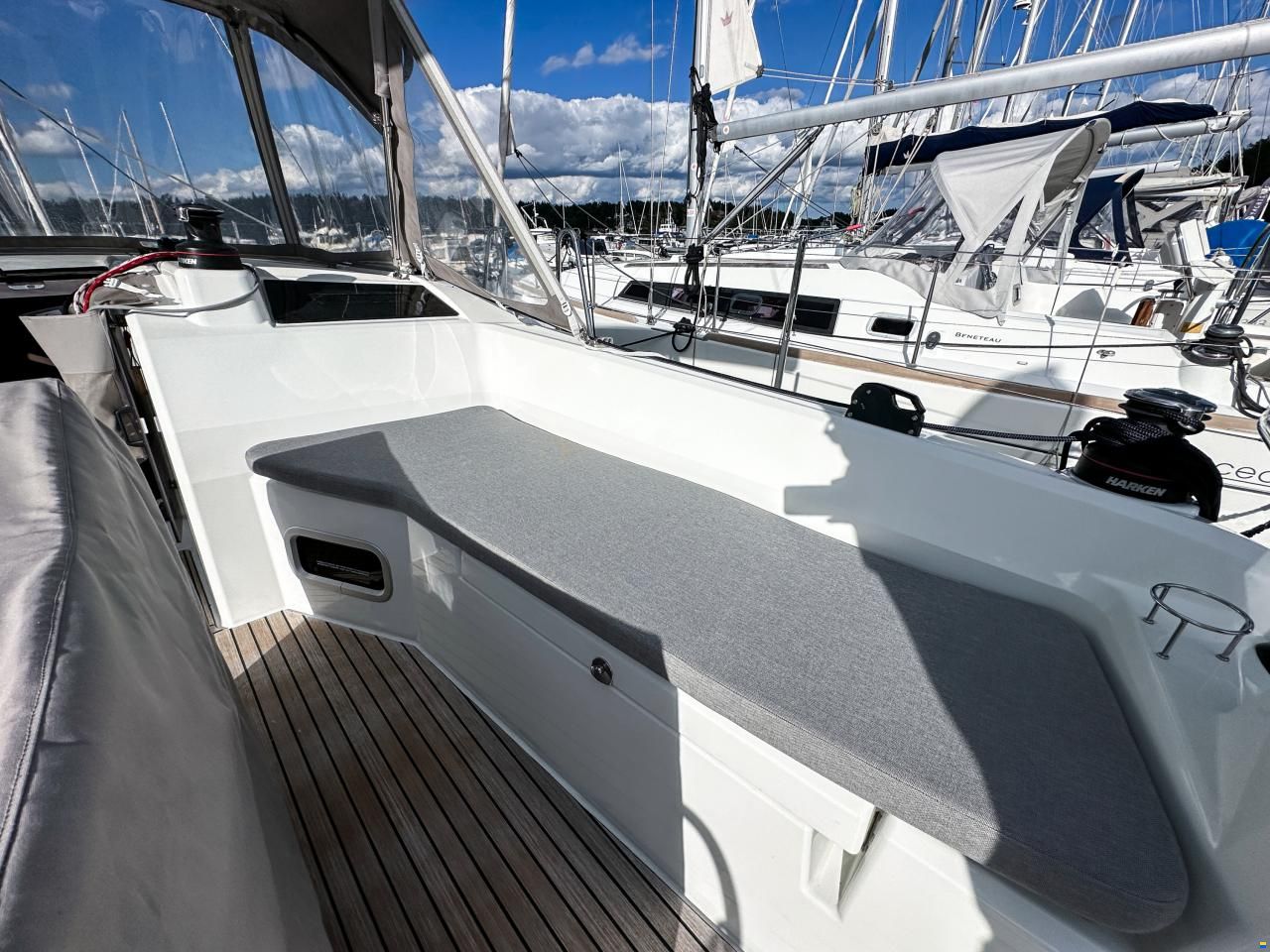 Beneteau Oceanis 37.1