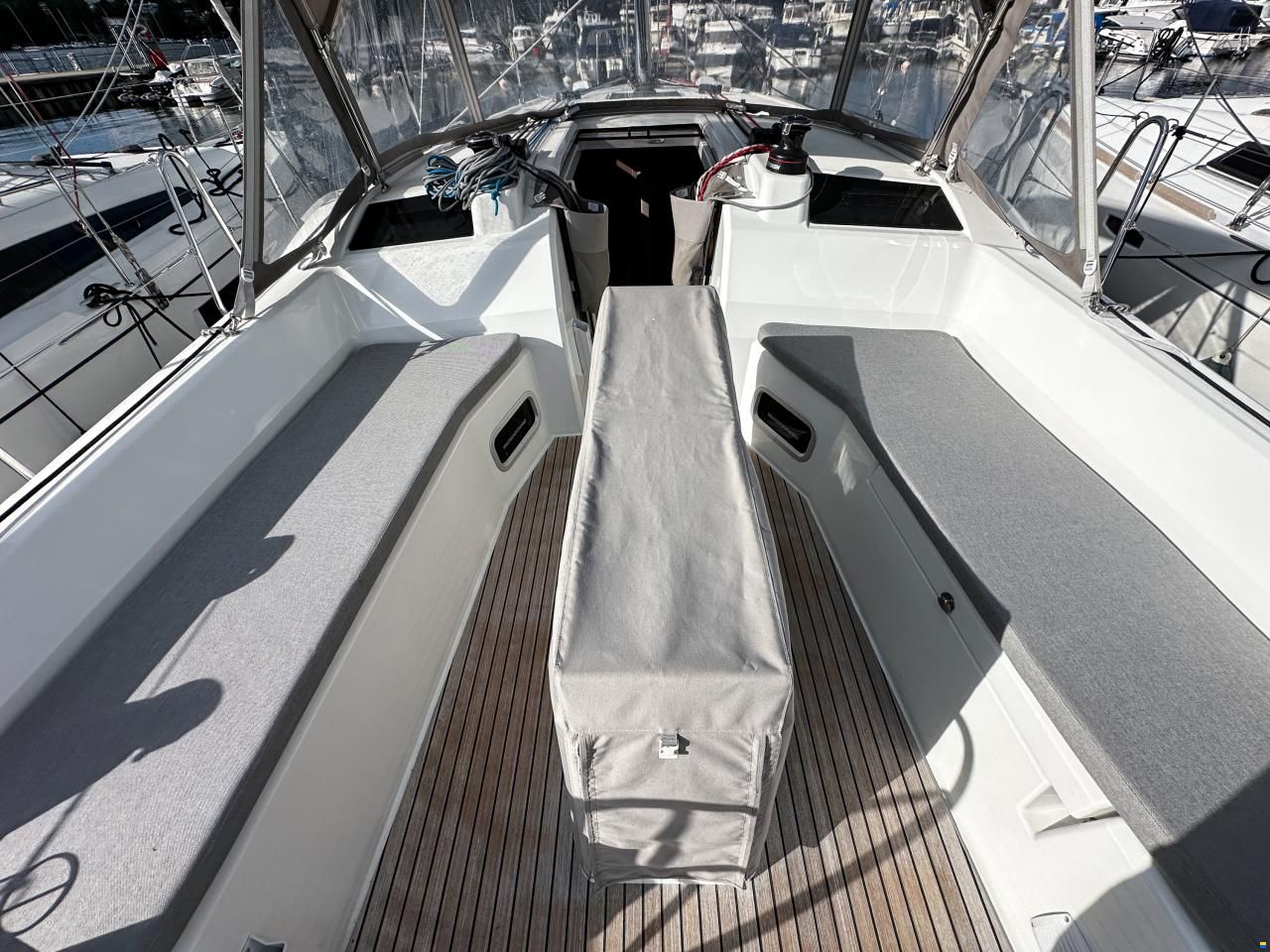 Beneteau Oceanis 37.1