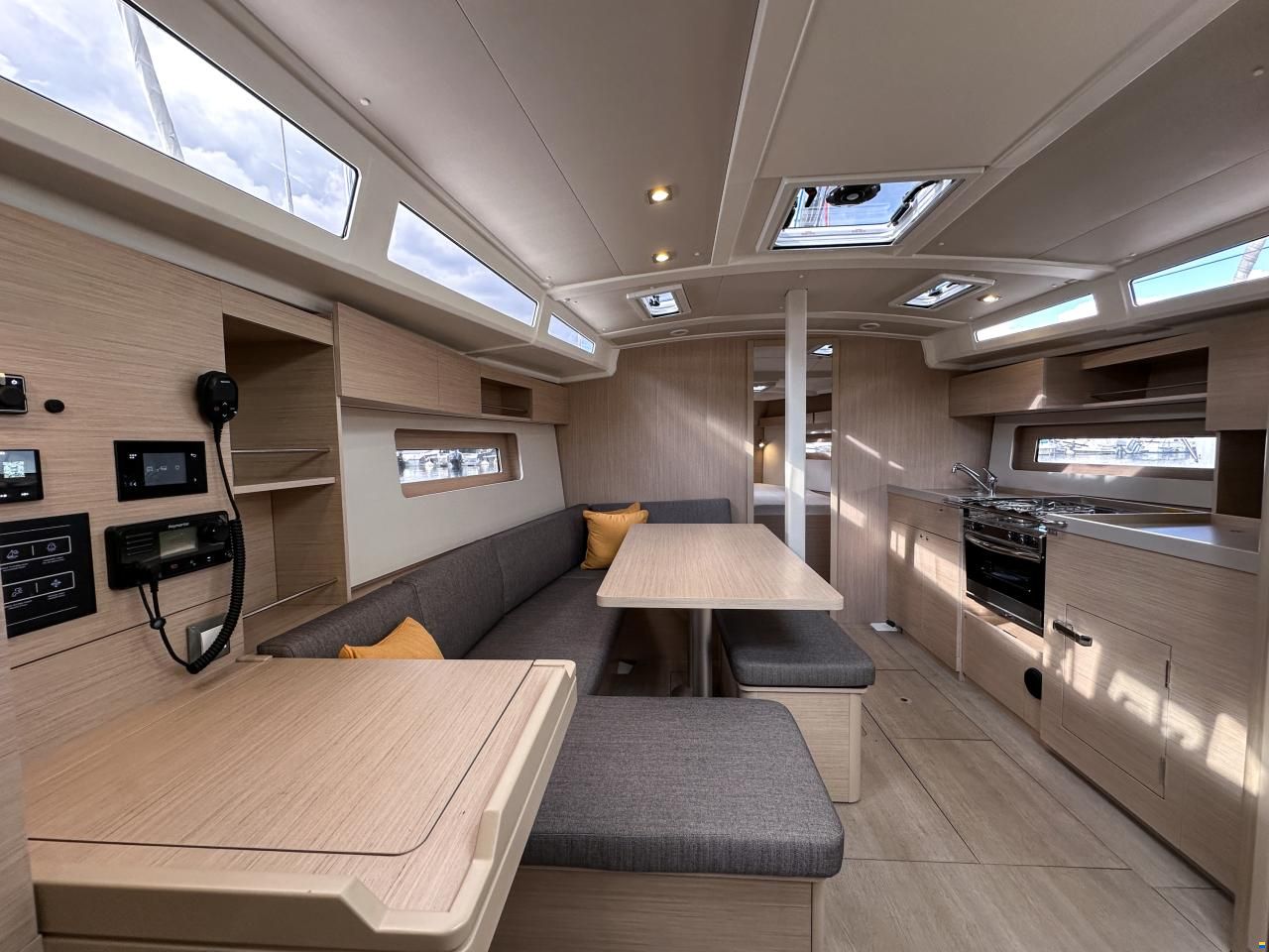 Beneteau Oceanis 37.1
