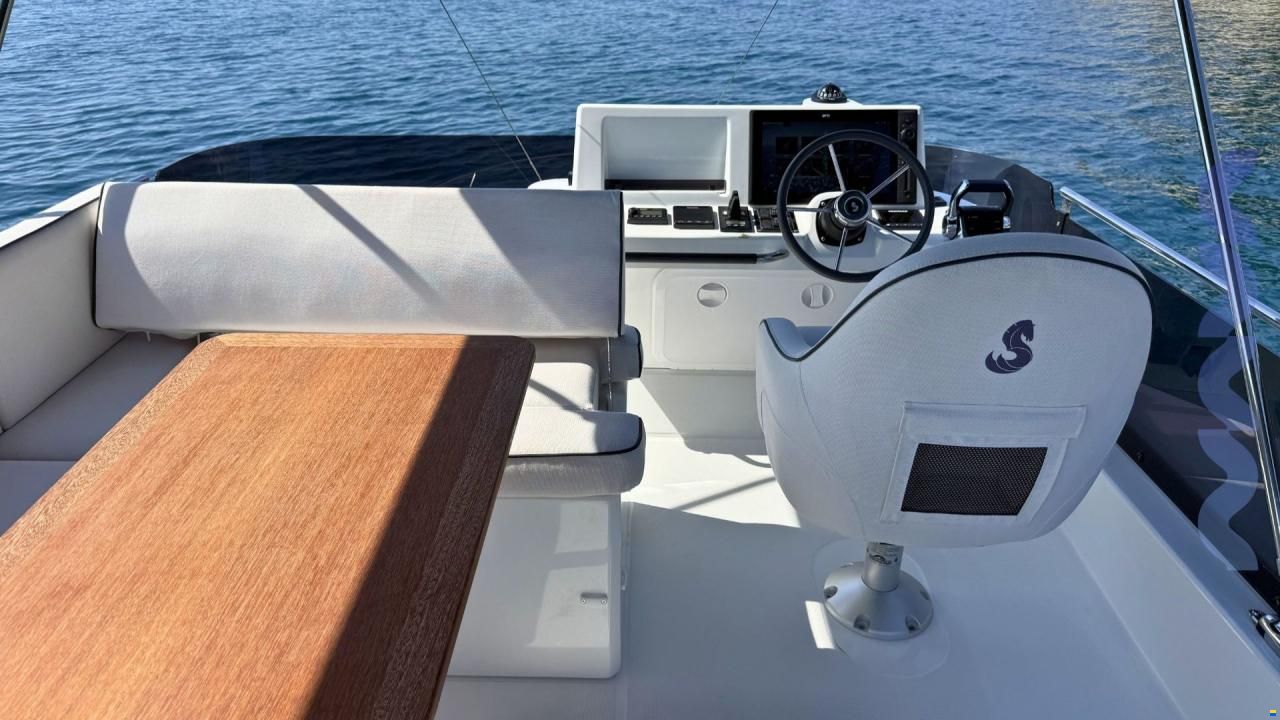 Beneteau NEW SWIFT TRAWLER 37 FLY