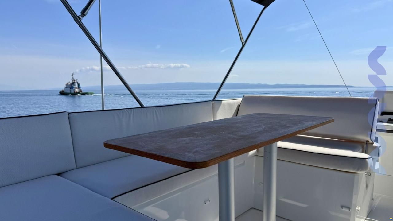 Beneteau NEW SWIFT TRAWLER 37 FLY