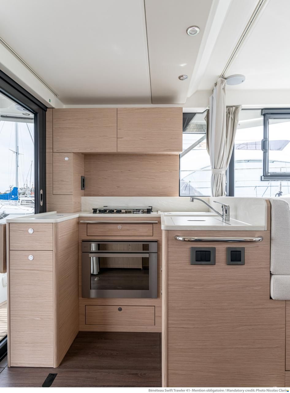 Beneteau SWIFT TRAWLER 41 FLY