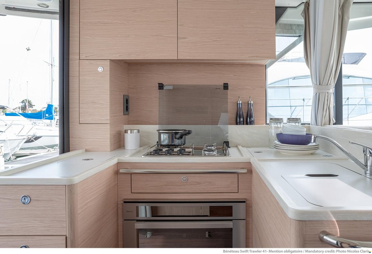 Beneteau SWIFT TRAWLER 41 FLY