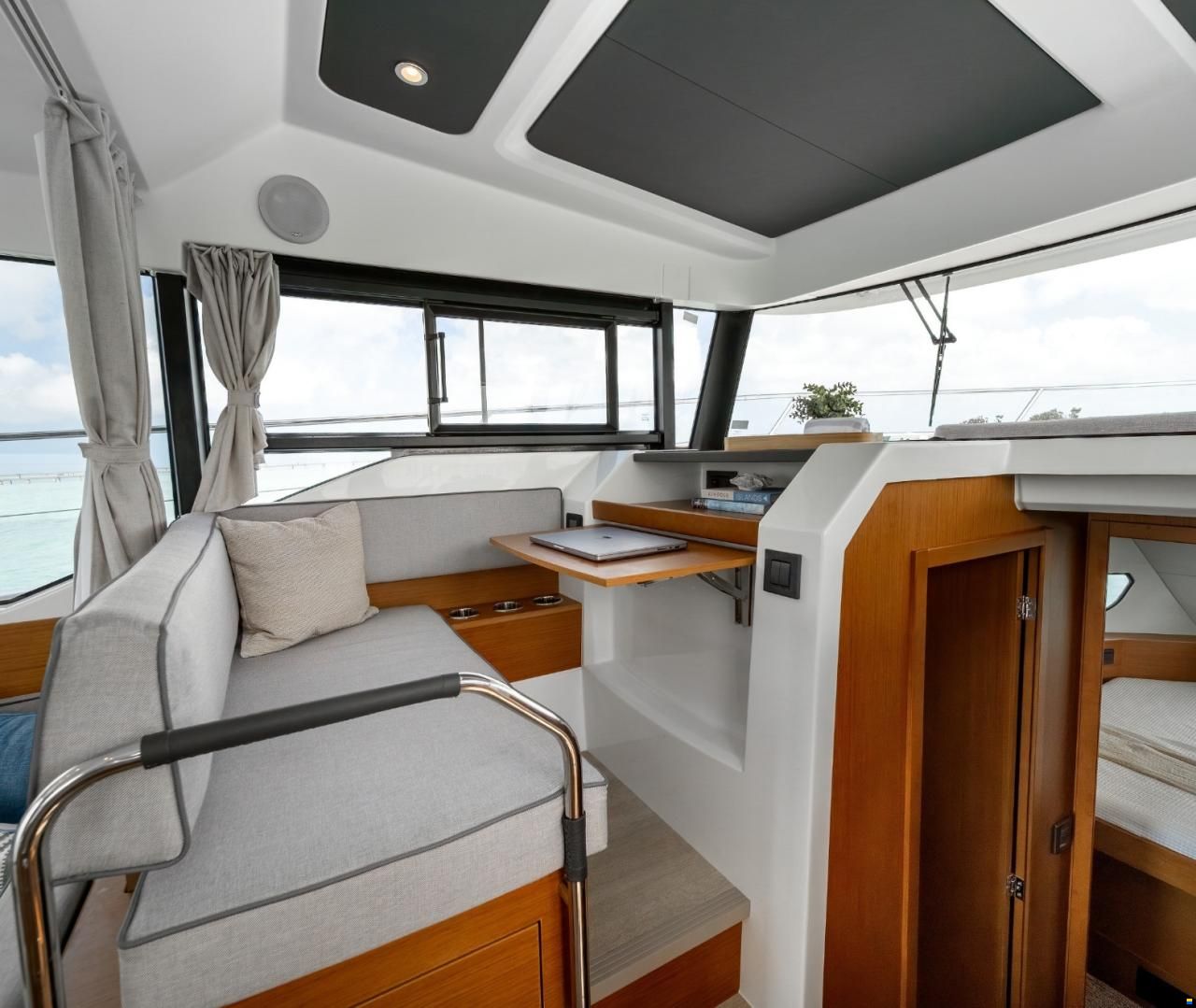 Beneteau Swift Trawler 37 Fly