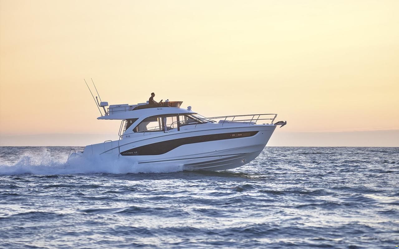 Beneteau Antares 12 Fly OB